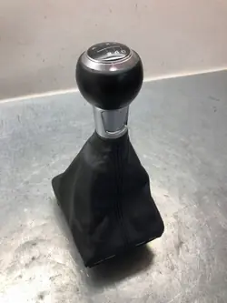 Pomo de mudanças OEM 8V0711184 para Audi A3 8V