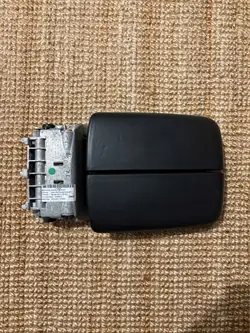 Bentley Bentayga Käsinoja OEM 36B Musta Nahka