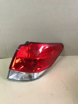 Luz trasera derecha Subaru Outback 09-14 OEM