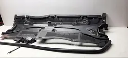 Oberes Unteres Windschutzscheibendichtung OEM 7104993 Citroen