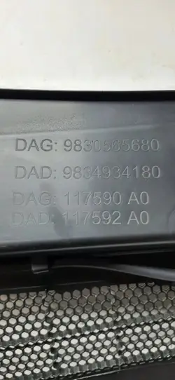 Övre Nedre Vindrutetätning OEM 7104993 Citroen