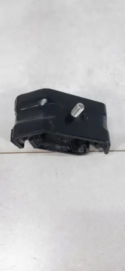 Suporte motor traseiro OEM 11710-82610 Suzuki Sprint