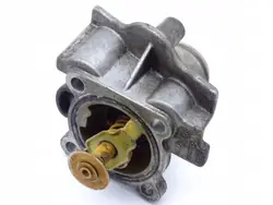 Termostaatin kotelo OEM 504387382 Iveco Daily VI:lle