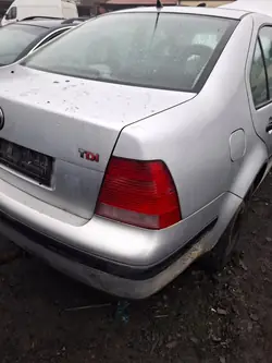 Vidro de porta-malas VW Bora sedã OEM 7626262626