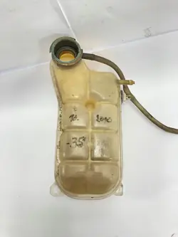 Jäähdytysnesteen laajennusastia Mercedes W124 W201 1245000649