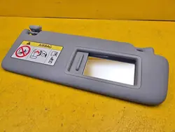 Visor Audi A1 OEM 82A857552G Derecho Gris