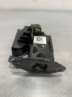 Jaguar F-Pace radiatorbevestiging OEM FBZ19043