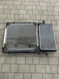 TOYOTA HILUX VIII INVINCIBLE CHŁODNICE AUTOMAT KOMPLET