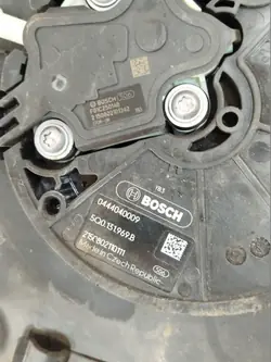 Tanque AdBlue + Bomba OEM 5Q0131969B VW Passat B8
