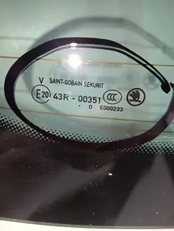 Vitre Arrière Skoda Superb III OEM 003513 Vert Foncé