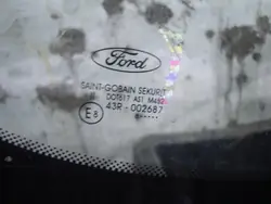 Begagnad Ford OE vindruta med sensor uppvärmd OEM