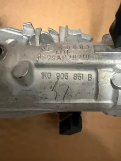 Volkswagen Golf VI Zündschloss OEM 1K0905851B