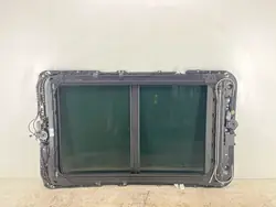 Volkswagen Tiguan schuifdak OEM 5NA877041L - Gebruikt