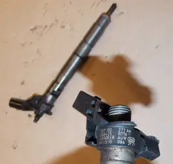 Injecteur AUDI A8 D3 4.2TDI 0445115086