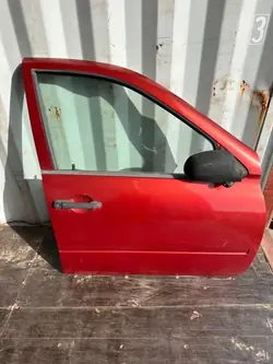 Lada Kalina Etuovi oikea OEM 104 - Käytetty