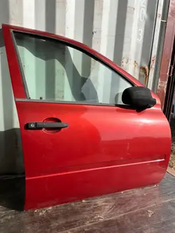 Porta dianteira direita Lada Kalina OEM 104 - Usado