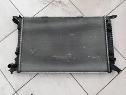 Chłodnica wody oleju Audi A4 8K A5 8T Q5 8R 8K0121251AJ 2.0TDI