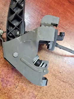 Kupplungspedalpumpe OEM 7H1721059G für VW Transporter T5