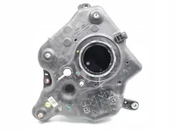 AdBlue-tank Audi A7 OEM 4C0131877 3.0 TDI 2015