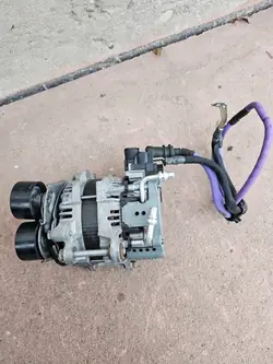 Generaattori OEM 8490438 BMW 320D G20 G21 G01