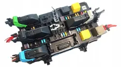 Boîte à fusibles Opel Astra H 1.4 OE 13220829