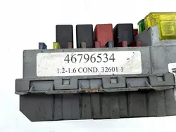 Boîte à fusibles BSI Fiat Stilo 46796534