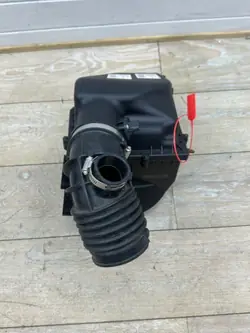 Ilmansuodattimen kotelo BMW G01 G02 G05 G06 G11 G12 G30 G31