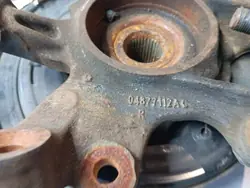 Moyeu Roue Arrière Jeep OEM 04877112AC - Côté Droit