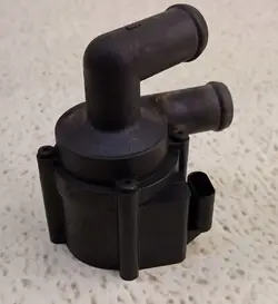 Pompe à eau BMW pour M5 F10 OE 9230234