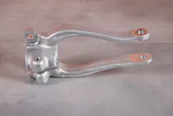 BMW OEM 6861200 Suporte Amortecedor Dianteiro Direito - Usado