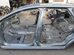 Keskimmäinen vasen pylväs Ford Mondeo