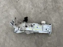 Ford OE Etu vasen neljänneslevyraide OEM osa