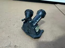 Termostato de agua Mercedes OEM A6542007900 Usado