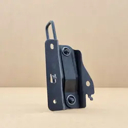 Oikea konepeltilukko OEM 319032297822 Volvo EX90:lle