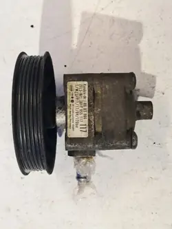Pompe de direction assistée Volvo OE 8683966 - Occasion