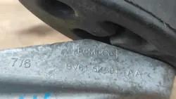 Pakoputken kiinnike OEM BV615K291AA Ford Focus MK3
