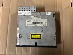Audi CD-vaihtaja OEM 4E0910110A/4E0910110C - Käytetty