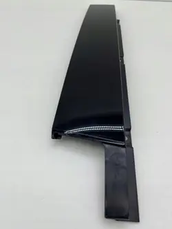 Mercedes GLB W247 rechter voorpilaarafdekking OEM A2477220200