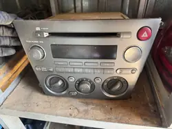 Lecteur Radio Subaru Legacy 2005-2006 AM/FM OEM 86201AG62A