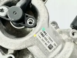 Mercedes Termostaatti OEM A1772000815 M177 Moottorille