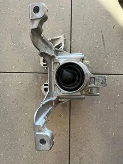 Soporte de motor Mercedes derecho delantero A2472402000