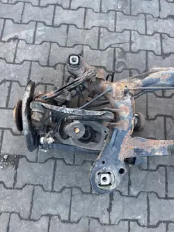 OEM 7113338 Bakaxelbalk för BMW 1/3-serien