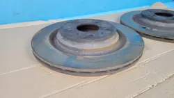Disques de frein arrière Tesla Model 3 OEM 1044631-00-D 335mm