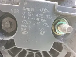 Alternateur Renault Clio III 1.5 DCI Bosch 0124425037