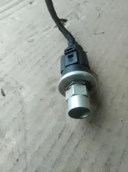 AC Trycksensor OEM CZUJNIK CIŚNIENIA KLIMATYZACJI VW GOLF IV