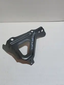 Toyota rechter spatbordsteun OEM 53713-K2010