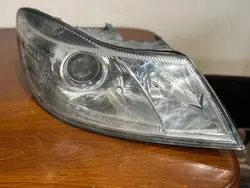 Phare avant droit Skoda Octavia II