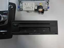 Audi MMI-navigointijärjestelmä OEM 8V035036