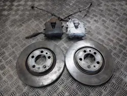 Framhjulsbromssats OEM TARCZE HAMULCOWE PRZÓD + KLOCKI + ZACISKI BORA I 2.0 8V GOLF IV LEON I