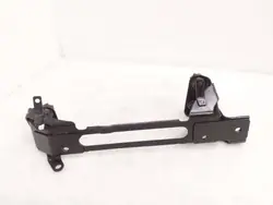 A/C-kompressorin pidike OEM 4KE820195AC Audi e-tronille